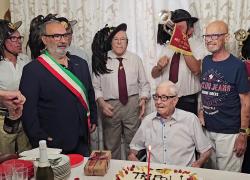 Cecina, Tripolino Giannini compie 111 anni l’uomo più anziano d’Italia, bersagliere classe 1912 - VIDEO