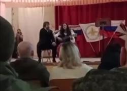 Donbass, l'attrice russa Polina Menshikh uccisa insieme a 20 soldati sotto un bombardamento ucraino con missili Himars Usa - VIDEO choc