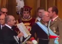Spagna, i 50 anni della Monarchia. La Regina Sofia riceve il Toson d’Oro dal figlio Filippo VI
