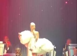 Lady Gaga choc durante il suo concerto:  "Che caz** succede?" VIDEO