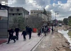 Gaza, liberate in anticipo le 4 soldatesse israeliane ostaggio; Hamas: "70 dei 200 detenuti palestinesi rilasciati oggi saranno esiliati" - VIDEO