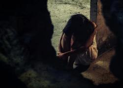 Sassari, 25enne sequestrata, drogata con psicofarmaci, torturata e violentata per 10 giorni, arrestato fidanzato 34enne &ndash; VIDEO