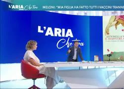 Vaccino Covid, anche Antonella Viola (immunologa) si sveglia su effetti avversi, ma a metá: “Provoca danni collaterali ma non ci sono morti improvvise”, dimenticandosi di Camilla Canepa e le altre vittime - VIDEO