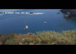 Ponza, yacht di lusso schiantato contro Cala Cecata a tutta velocità, ferito comandante: ipotesi errore di manovra o guasto tecnico - VIDEO