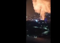 Usa attaccano Venezuela, bombardamenti aerei su Caracas, raid su aeroporto Higuerote e base militare Fort Tiuna, Maduro dichiara stato emergenza - VIDEO