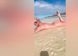 Britney Spears nuda su Instagram "saluta" il suo sedere prima di rifarselo: "Addio al mio cu*o" - VIDEO