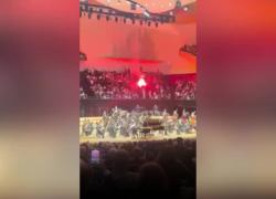Francia, manifestanti pro-Palestina interrompono con uso di fumogeni concerto Filarmonica di Israele: "Stop al genocidio a Gaza" - VIDEO