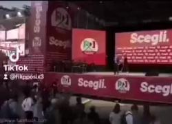 Covid, Speranza attacca Meloni sul palco e sostiene: "Il modello Italia ha difeso la vita delle persone" - VIDEO