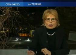 Incendio Davos, Lilli Gruber costretta ad evacuare in diretta da Congress Center: &ldquo;Ho perso mio telefono, nostre cose sono l&agrave; dentro&rdquo; &ndash; VIDEO