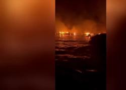 Hawaii, uragano Dora alimenta gli incendi, Maui devastata, gente in mare per sfuggire alle fiamme, 36 morti - VIDEO