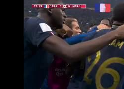 "Applaude anche Sarkozy", ma è Macron: la gaffe dei telecronisti Rai durante Francia-Marocco - VIDEO
