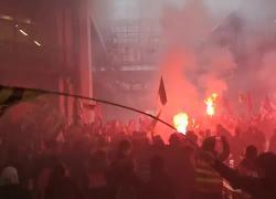 Proteste Francia contro riforma pensioni, manifestanti invadono la sede di BlackRock - VIDEO
