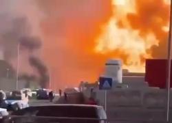 Roma, il momento dell’esplosione del distributore di benzina a Villa De Sanctis, prima l’incendio poi la deflagrazione - VIDEO 