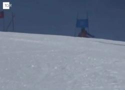 Sci, incidente per Federica Brignone caduta durante lo slalom gigante, rottura di tibia e perone, trasportata in ospedale - VIDEO