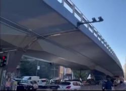 Milano, mamma di 34 anni travolta e uccisa da un camion pirata, arrestato camionista 24enne italiano, illesi i figli nel passeggino - VIDEO