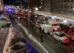 Canada, "marcia su Ottawa": camionisti bloccano il Paese contro l'obbligo vaccinale 