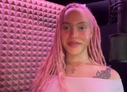 Ayrin, chi è la figlia trans di Robert De Niro nata da maternità surrogata, che si ispira nel look alla Sirenetta - VIDEO