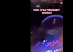 Ufo a Miami fuori da centro commerciale, creatura aliena alta 3m passeggia sul marciapiede - il VIDEO che gira sul web
