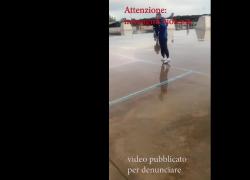 12enne vittima di bullismo a Napoli, branco di 15enni lo accerchia per pestarlo nel quartiere Miano - VIDEO