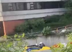 Polizia francese uccide il ragazzo 17enne Nahel a colpi di pistola a Nanterre: "Ti sparo in testa", e lo colpisce al cuore mentre era fermo alla guida dell'auto - il VIDEO choc