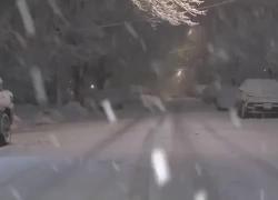 Tempesta di neve a New York, Mamdani dichiara stato d'emergenza, 10mila voli cancellati, strade e ponti chiusi - VIDEO