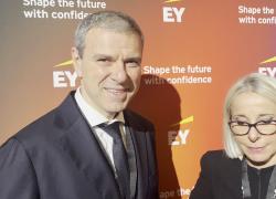 I fratelli Aleotti (Menarini): "Grati del premio EY Shape the future, nella nostra azienda il futuro si misura in anni non in trimestri"