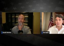 Usa, Joe Kent: "Isis e Al-Qaeda strategicamente armati da Washington per combattere in Siria e servire Israele" - VIDEO