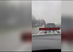 Trezzano sul Naviglio, scazzottata tra 2 automobilisti, rissa nel traffico: rischiano dei essere investiti dal Tir - VIDEO