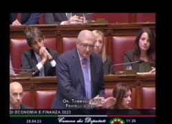 Def, bagarre e cori da stadio in aula dopo le parole di Foti (FdI). Stumpo: "Buffone, buffone". Fontana sospende la seduta - VIDEO