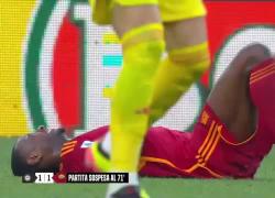 Malore improvviso per N'Dicka durante Udinese-Roma, il giocatore esce in barella, partita sospesa - VIDEO
