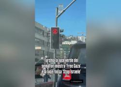 Turchia, messaggi di solidarietà ai palestinesi nel comune di Kocaeli, "Free Gaza" sul semaforo verde e "Stop Israel" su quello rosso - VIDEO