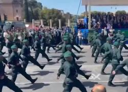 "Decima!", il grido degli Incursori del Comsubin alla parata del 2 giugno, presenti con le forze speciali, Vannacci: "Onore agli eroi" - VIDEO