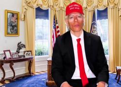 "Je so pazzo", Giovanni Vernia nella parodia di Trump: "Elon Musk la mia schiavetta che licenzia a manetta, io non faccio un errore, ho capelli colore leone" - VIDEO