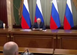 Russia, Putin giura per il quinto mandato da Presidente: "Saremo ancora più forti",  presente anche l’ambasciatore della Francia - VIDEO