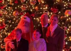 Monte-Carlo, i Principi di Monaco Alberto e Charlene con i figli accendono l’albero di Natale in Place du Casinò