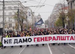 Belgrado, maxi protesta contro progetto da $500mln per convertire ex quartier generale in albergo affidato a società di Kushner – VIDEO