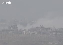 Gaza, carri armati dell'Idf attraversano il confine nel nord della Striscia. Palazzi bombardati dall'esercito israeliano - VIDEO