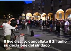 Bologna, manifestazione contro Comune per aver vietato concerto dell'ucraino filorusso Romanovsky: musica in streaming e cartelli contro censura - VIDEO
