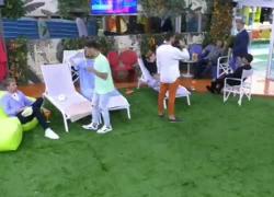 Edoardo Donnamaria bacia Alberto De Pisis e lui va in crisi: VIDEO BACIO