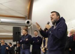 Ucraina, Salvini contro sostegno economico a Kiev: “Se gli aiuti italiani diventano mazzette per mignotte e ville all’estero io non ci sto” - VIDEO