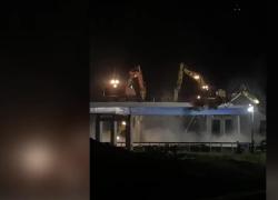 Torrenova (RM), crolla ponte sotto il peso di due gru sull'A1 durante lavori di demolizione per il Giubileo - VIDEO