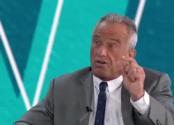 Ucraina, Robert Kennedy Jr: “È stata la NATO a volere la guerra dopo aver rovesciato il governo di Kiev nel 2014, per i russi il conflitto è questione di sicurezza” - VIDEO