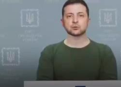 Zelensky: "L'Ucraina si deve arrendere e deporre le armi nei confronti della Russia", ma è un VIDEO deep fake
