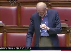 Fassino: "Stipendio d'oro? Prendo 4.718 euro al mese, luogo comune che i parlamentari siano ricchi" - VIDEO
