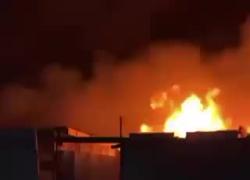 Gaza, attacco aereo di Israele su campo profughi a Rafah, colpite tende sfollati, oltre 50 morti, Anp: "Atroce massacro" - VIDEO