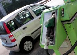 Bonus benzina 2022 da 200 euro, a chi spetta, come richiederlo e come funziona per dipendenti e aziende