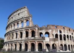 Antitrust, multa da 20 milioni di euro a biglietterie del Colosseo per “prolungata indisponibilità di biglietti di accesso”, venivano comprati da bot