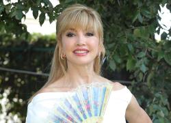 Il cantante mascherato 2021: giuria, cast, maschere, indizi. Milly Carlucci su Rai Uno vs Signorini