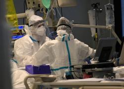 Covid, i servizi segreti tedeschi : "Pandemia causata da incidente in laboratorio, Merkel sapeva ma decise di nascondere l'informazione"