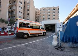 Covid Italia, Iss: "Da metà gennaio calo in sanitari e over 80, effetto vaccini"